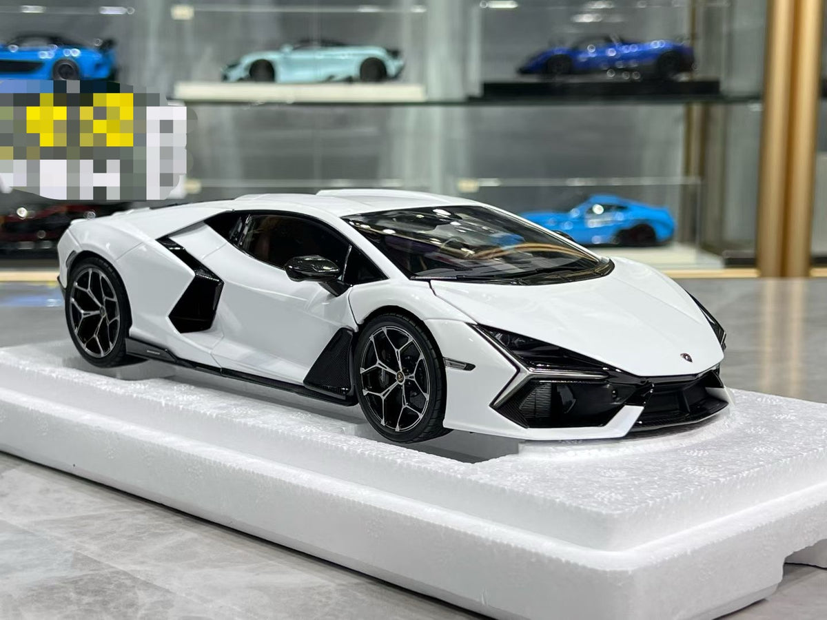 LCD Lamborghini Revuelto 1/18
