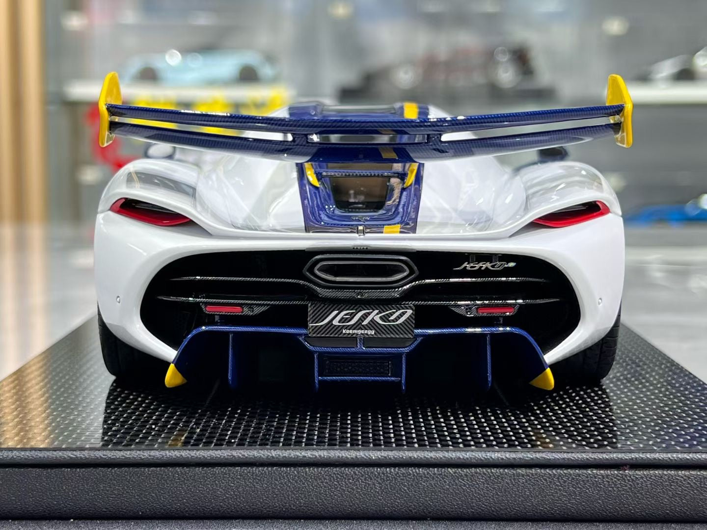 FrontiArt Koenigsegg Jesko 1/18