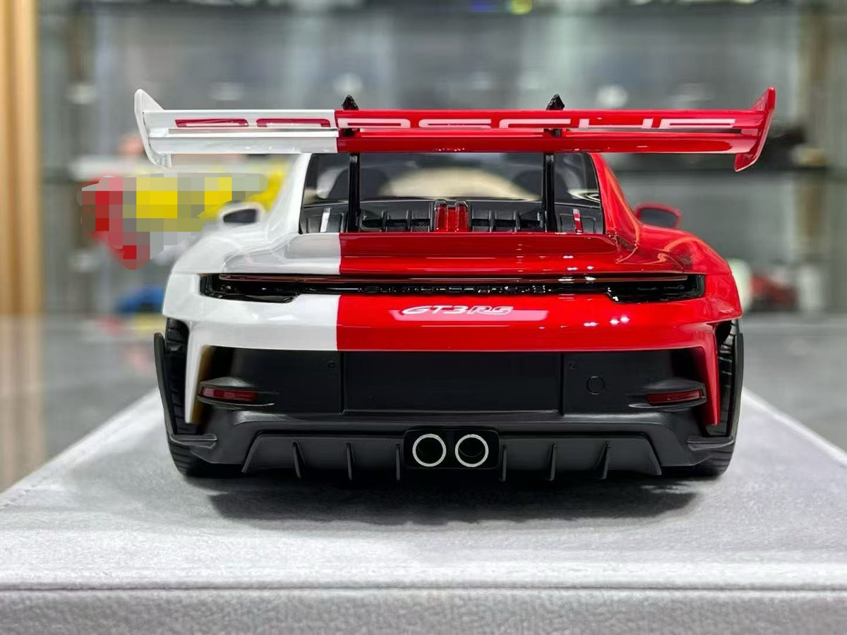 FuelMe Porsche 911 992 GT3RS 1/18