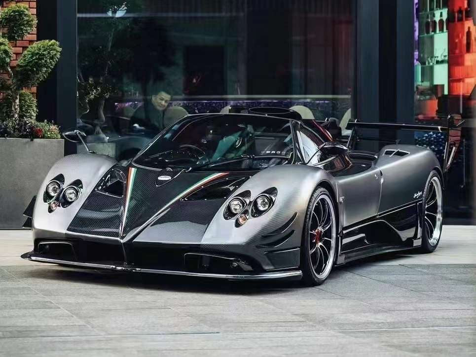 Henson Heaven 1:18 Pagani Huayra R Black Carbon Racing en résine – STK Model Car Henson Heaven 1:18 Pagani Huayra R Black Carbon Racing en résine – STK Model Car