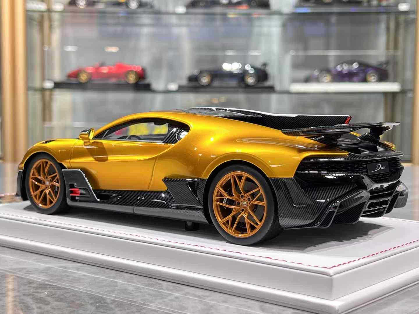 F.C Models Bugatti Divo 1/18 (White Base)