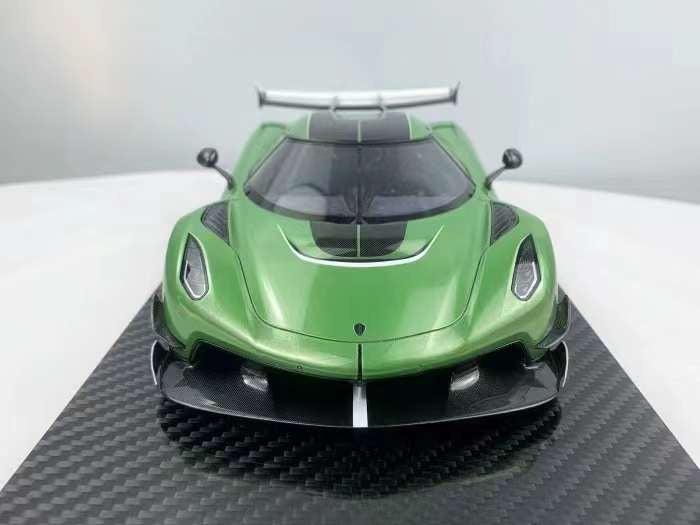 (Pre-Order) FrontiArt Koenigsegg Jesko 1/18 (Pearl Green)