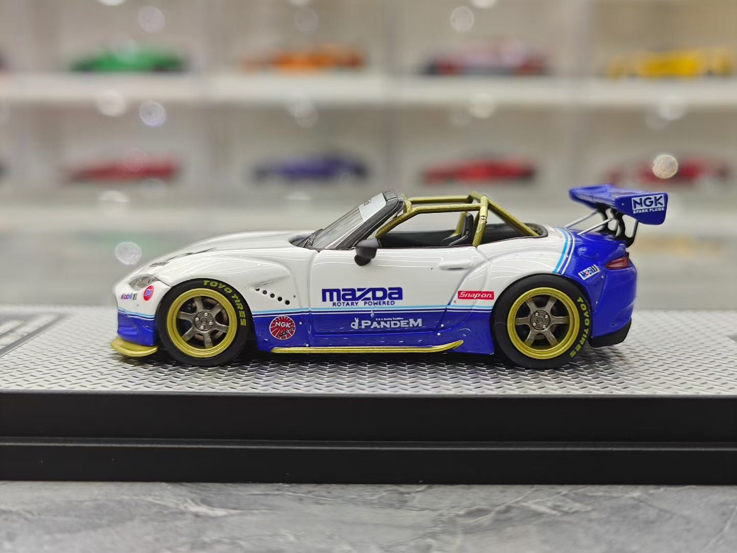 INNO 1:64 Mazda MX-5 (ND) Miata Pandem Rocket Bunny V1.0 Alloy IN64-MX5P-ND-01