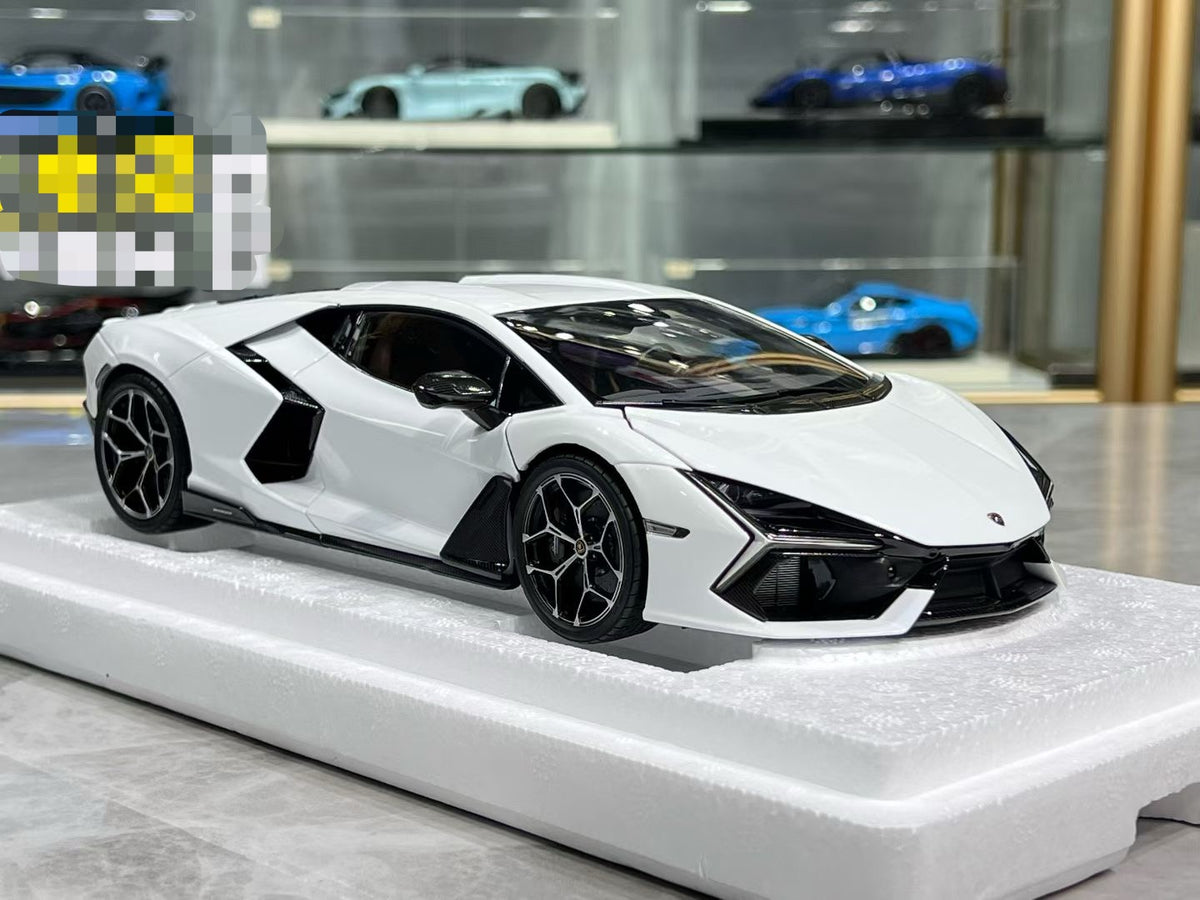 LCD Lamborghini Revuelto 1/18