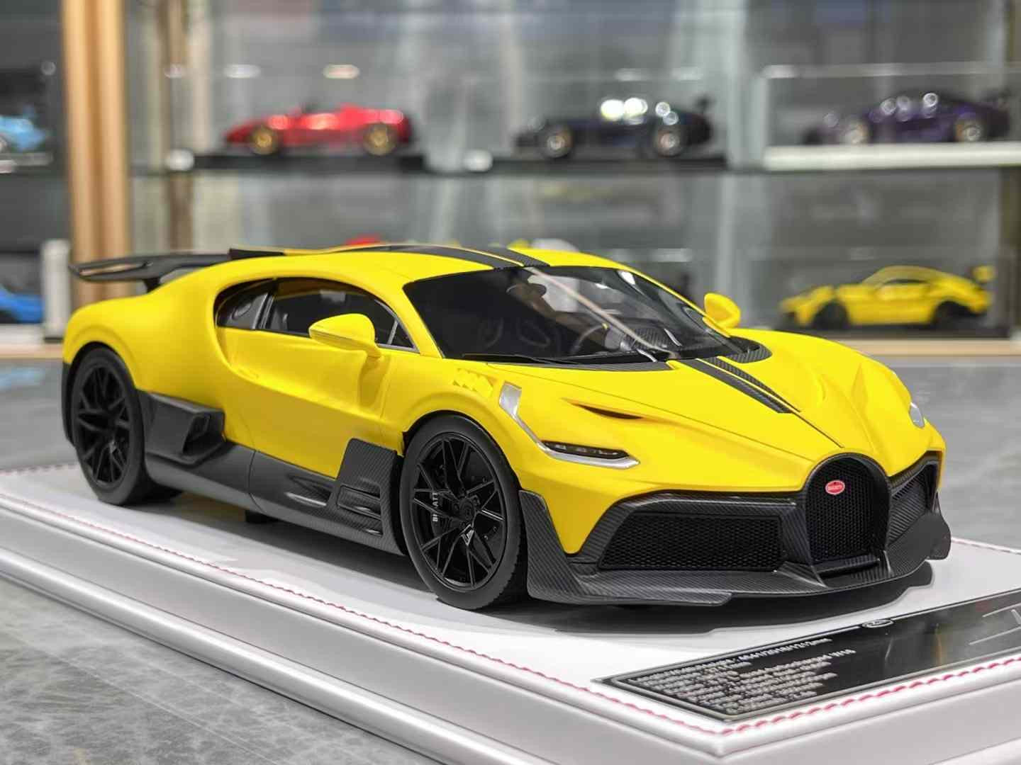 F.C Models Bugatti Divo 1/18 (White Base)