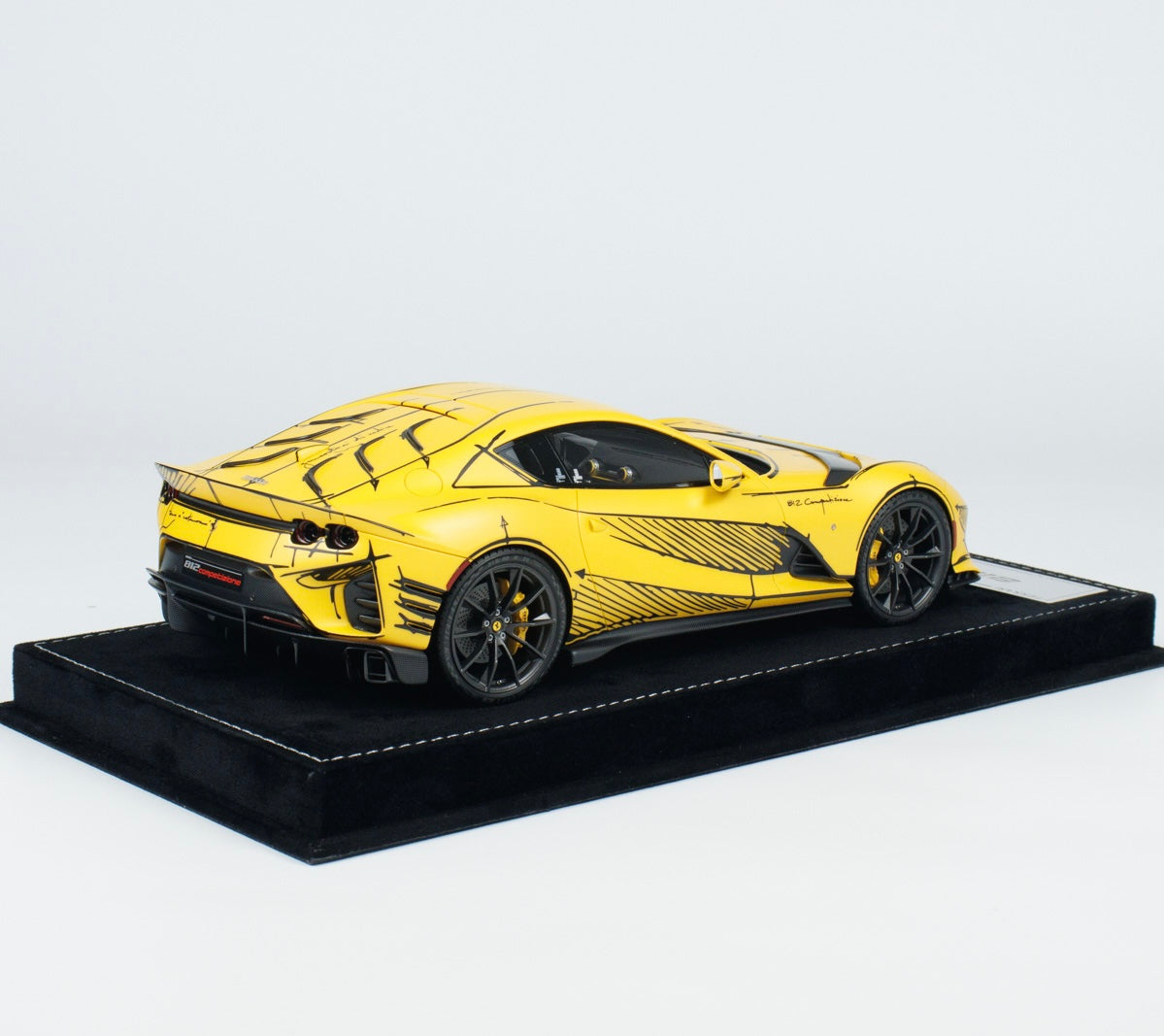 CLEARANCE!! Henson & Heaven (HH Models) 812 Competizione 1/18