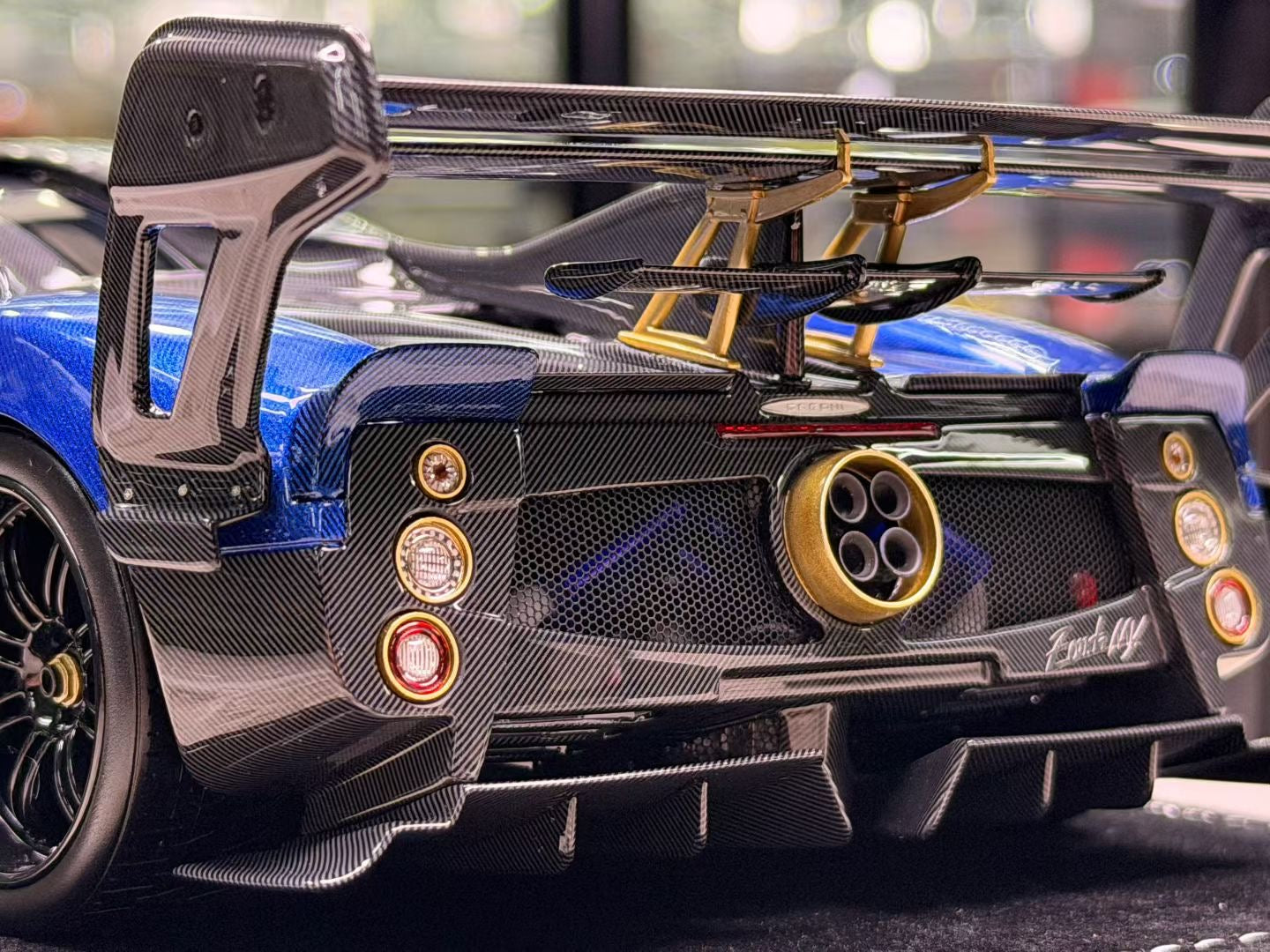 CLEARANCE! Henson & Heaven (HH Models) Zonda Specials 1/18