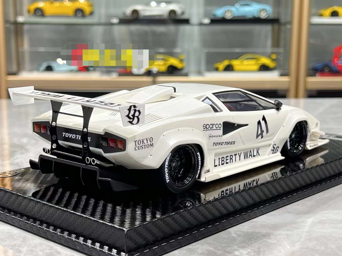 VIP Models LBWK Countach 1/18