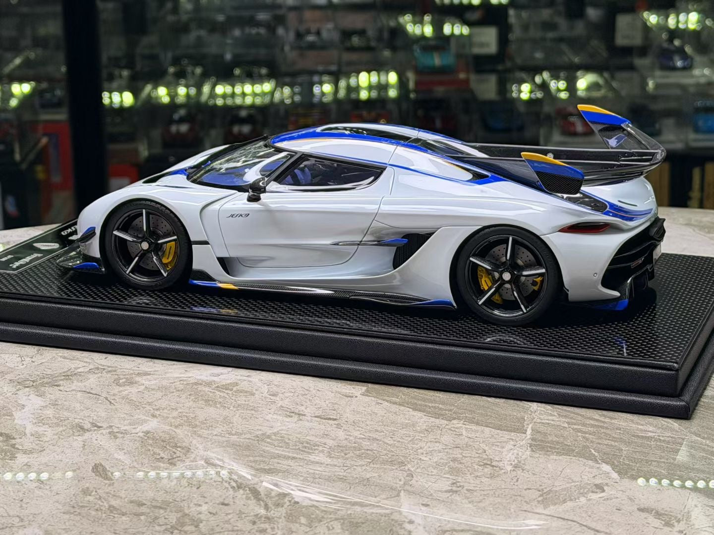 FrontiArt Koenigsegg Jesko 1/18