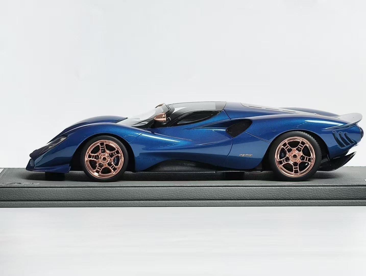 Peako Models De Tomaso P72 1/18