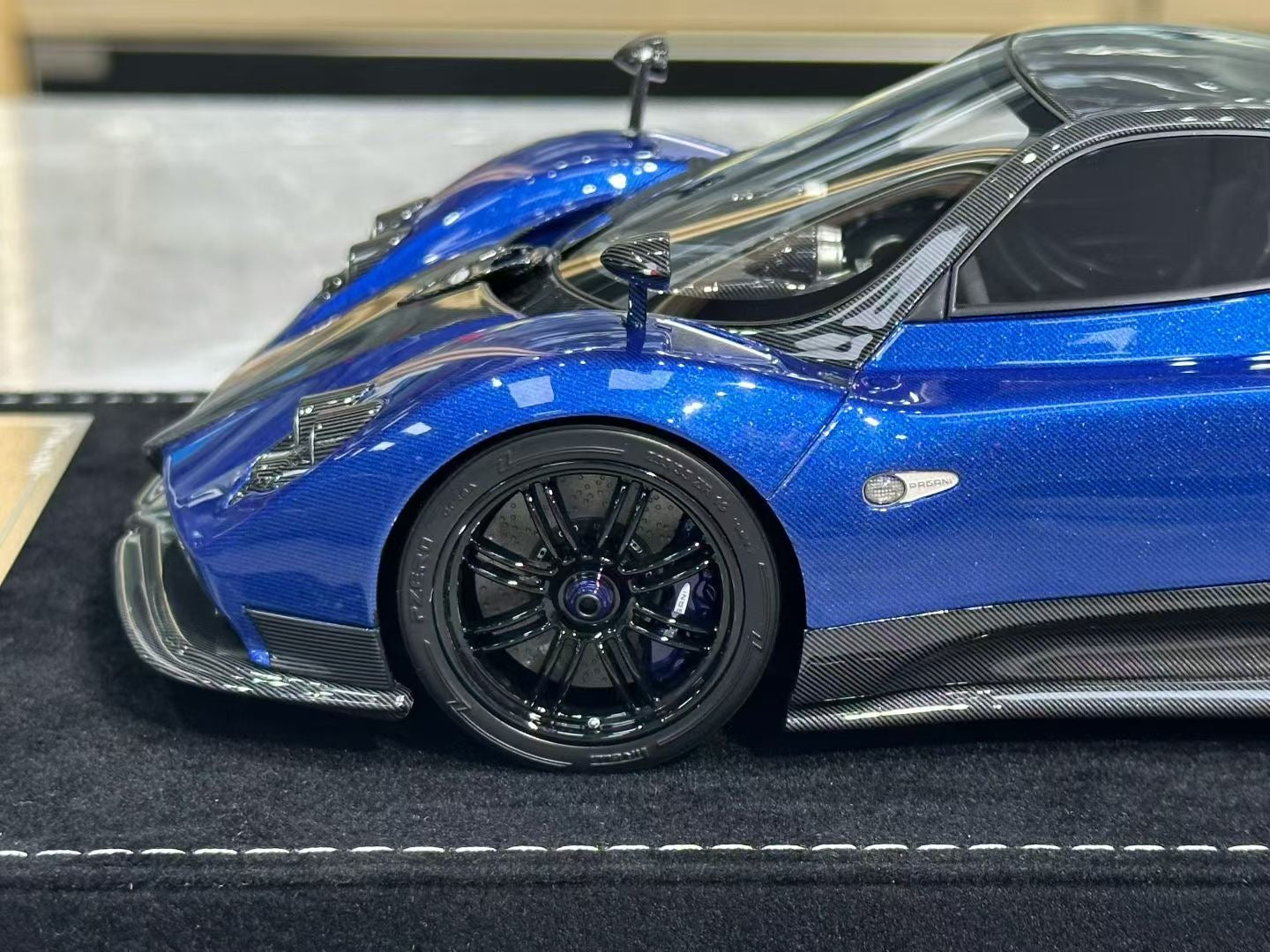 CLEARANCE! Henson & Heaven (HH Models) Zonda Specials 1/18