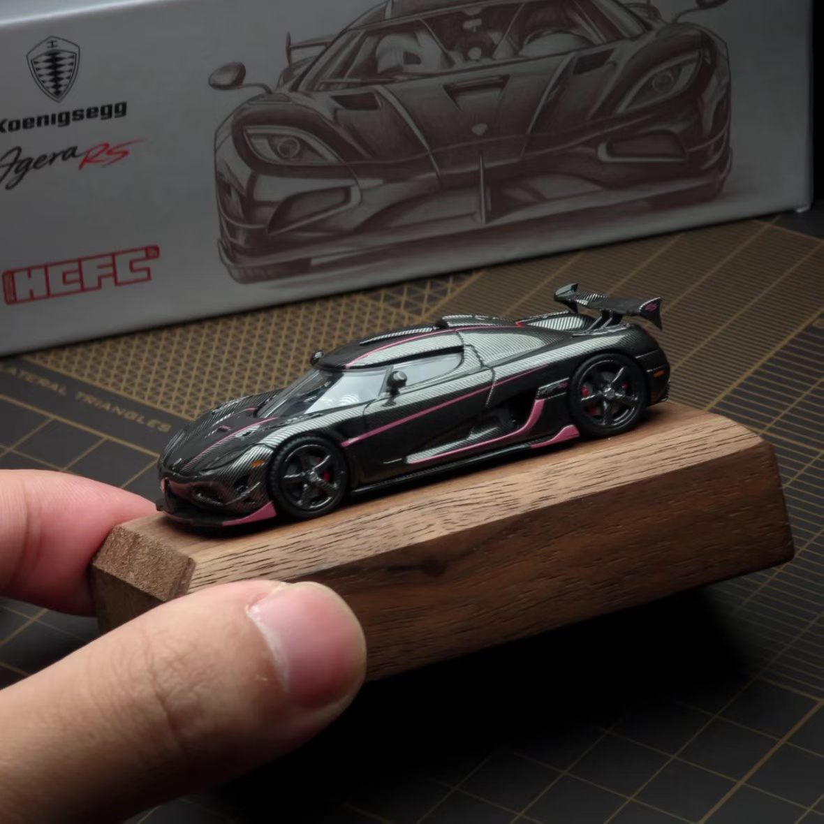 CE (Custom Edition) Agera RS 1/64