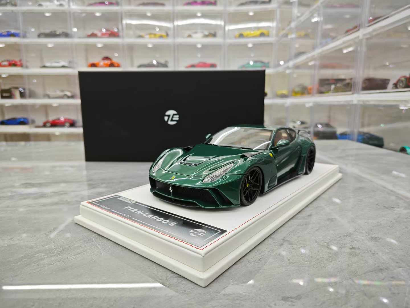 TE Models F12 Novitec 1/18