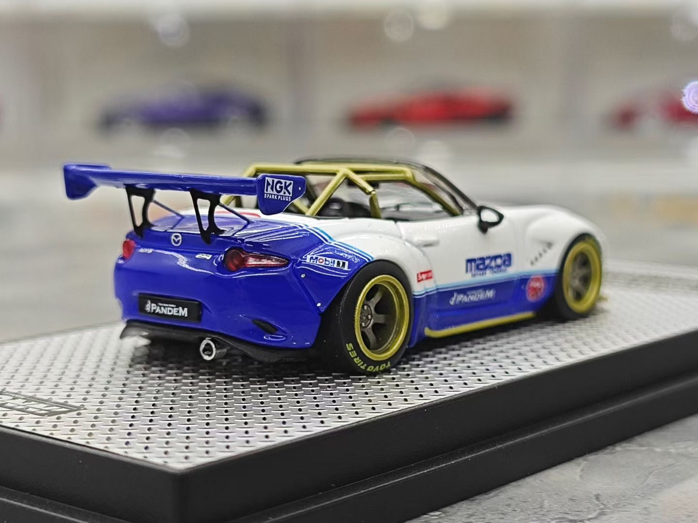 INNO 1:64 Mazda MX-5 (ND) Miata Pandem Rocket Bunny V1.0 Alloy IN64-MX5P-ND-01