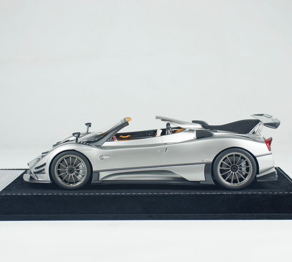 CLEARANCE! Henson & Heaven (HH Models) Pagani Zonda Roadster 1/18