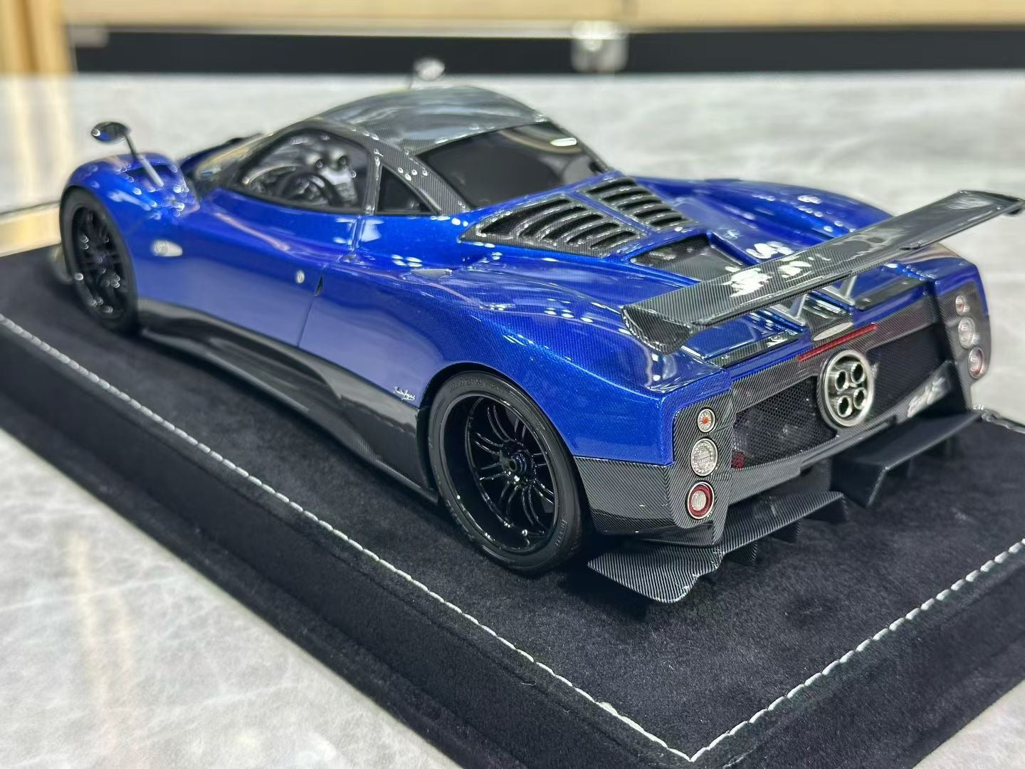 CLEARANCE! Henson & Heaven (HH Models) Zonda Specials 1/18