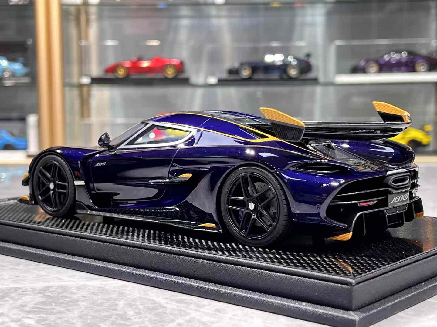 FrontiArt Koenigsegg Jesko 1/18