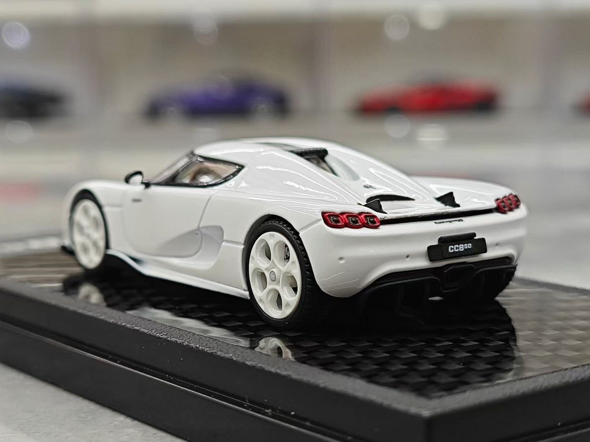 LCD 1/64 Koenigsegg CC850