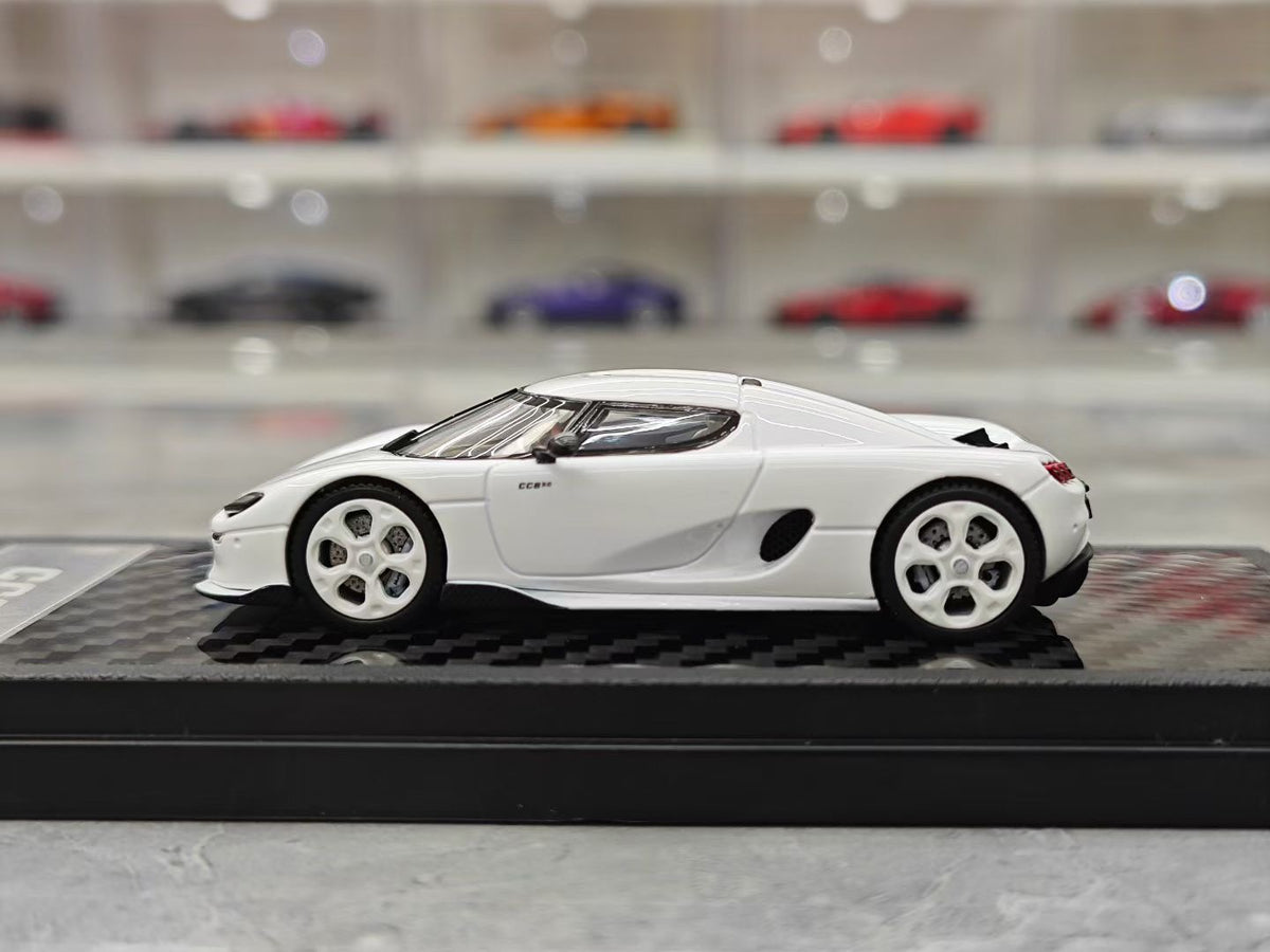 LCD 1/64 Koenigsegg CC850