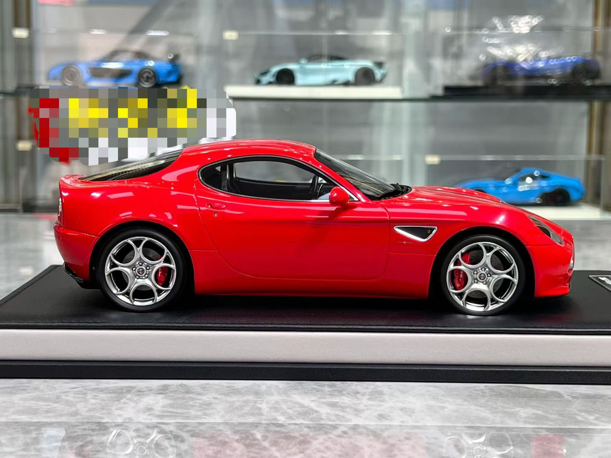 MotorHelix Alfa Romeo 8C Competizione 1/18