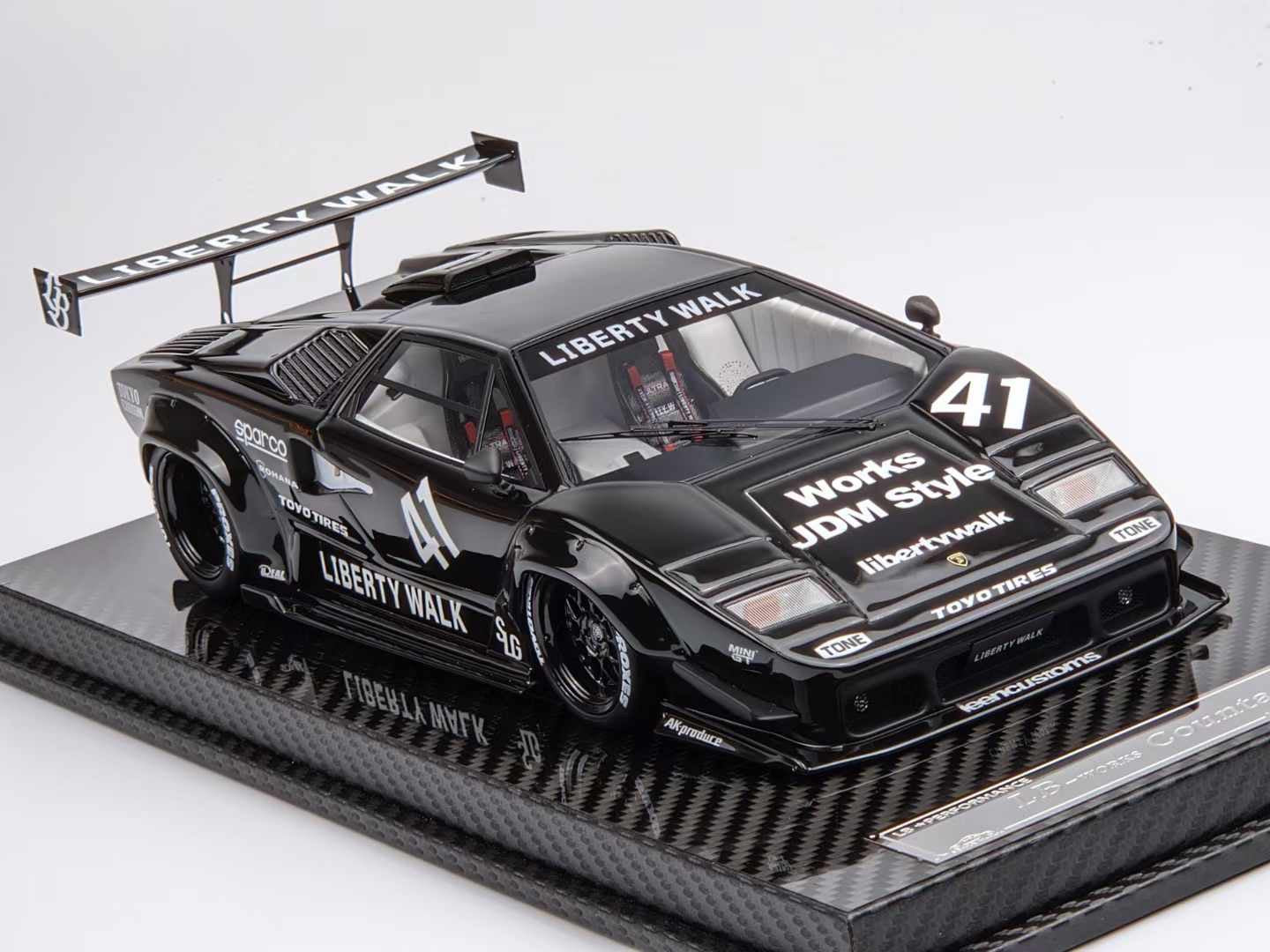 VIP Models LBWK Countach 1/18