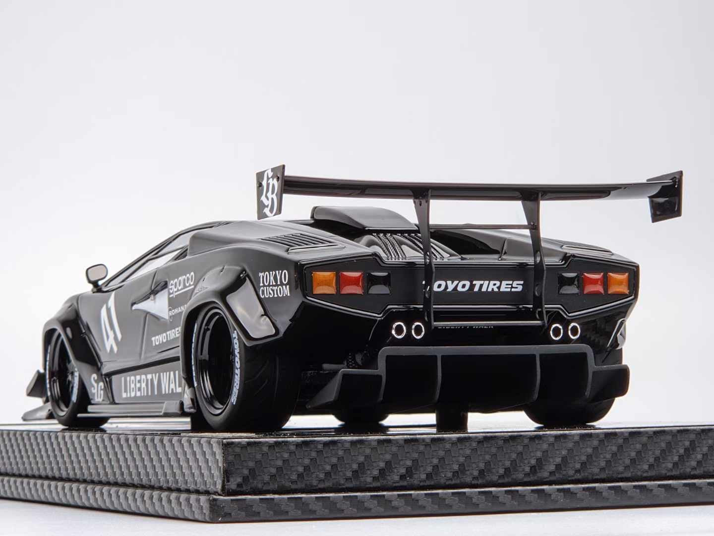 VIP Models LBWK Countach 1/18