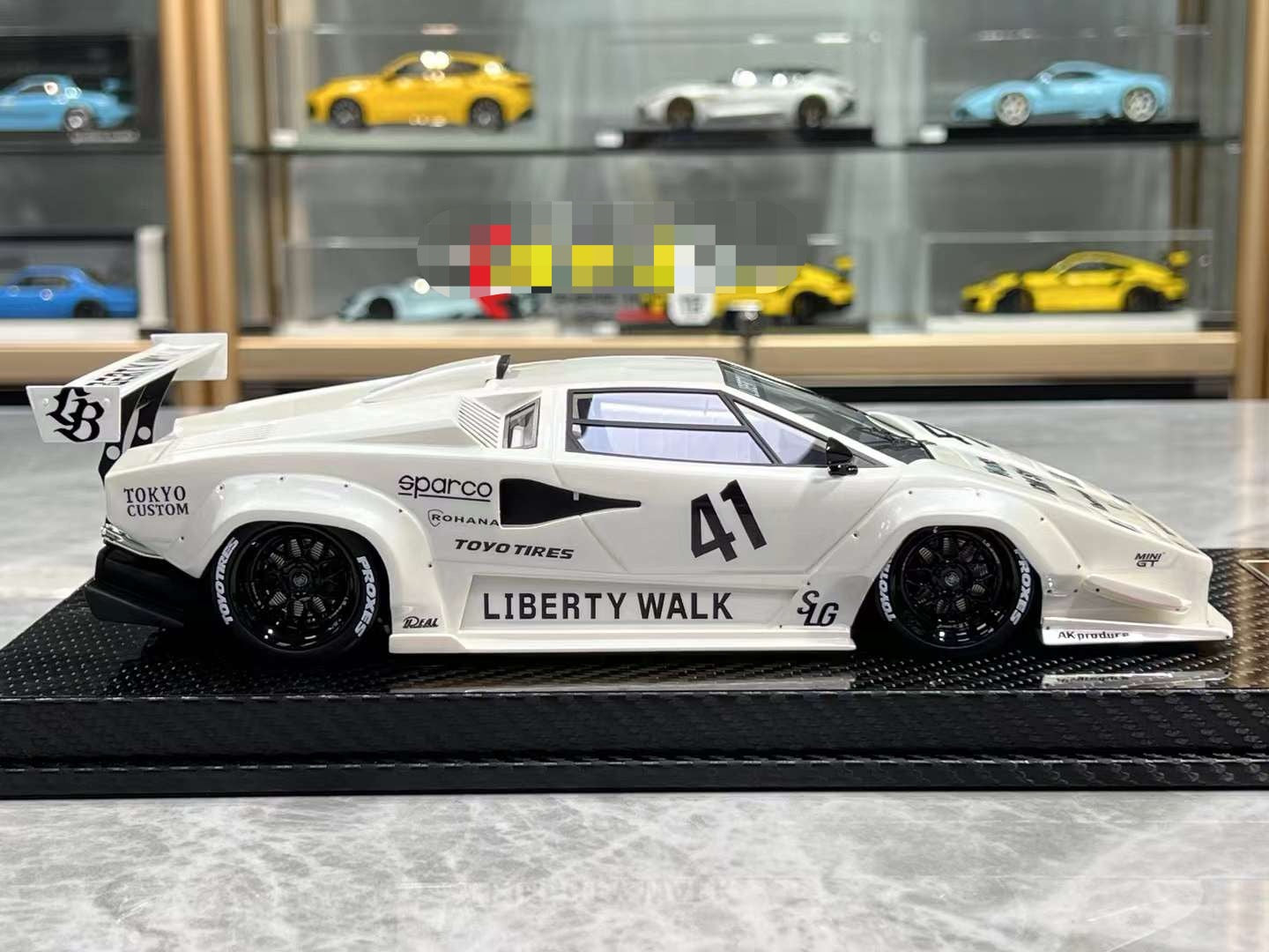 VIP Models LBWK Countach 1/18