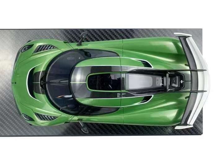 (Pre-Order) FrontiArt Koenigsegg Jesko 1/18 (Pearl Green)