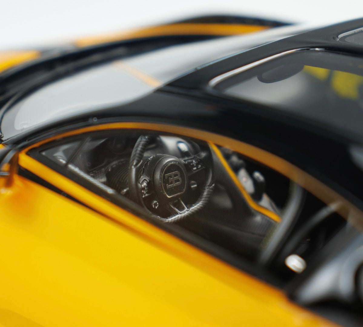 CLEARANCE! Henson & Heaven (HH Models) 1/18 Bugatti Chiron SS