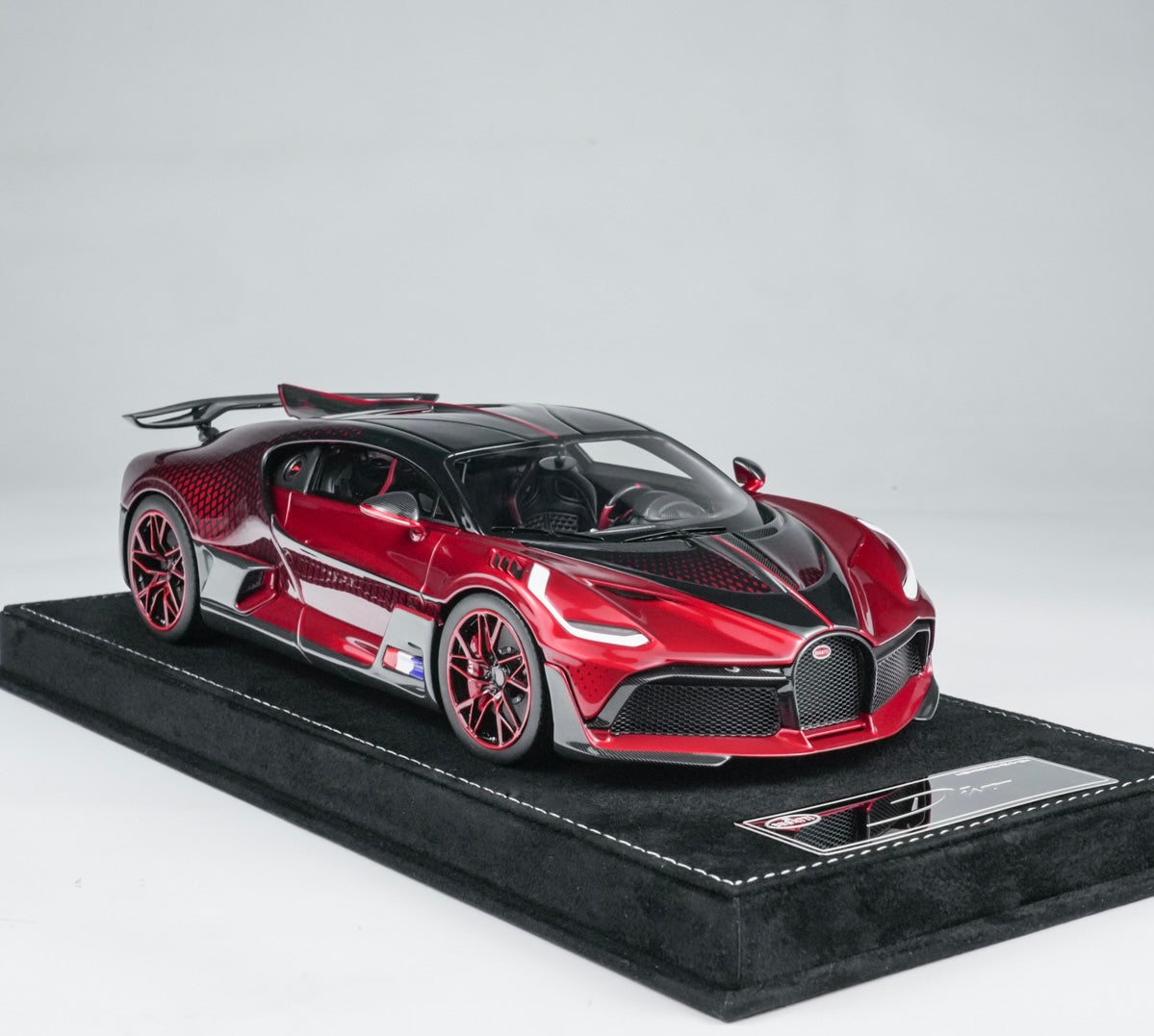 CLEARANCE! Henson & Heaven (HH Models) Divo 1/18