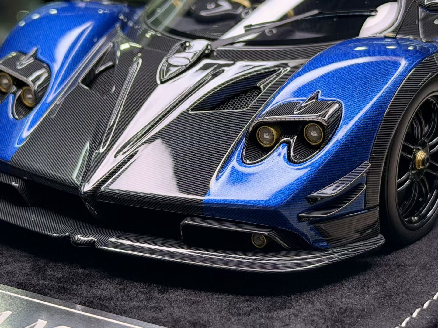 CLEARANCE! Henson & Heaven (HH Models) Zonda Specials 1/18