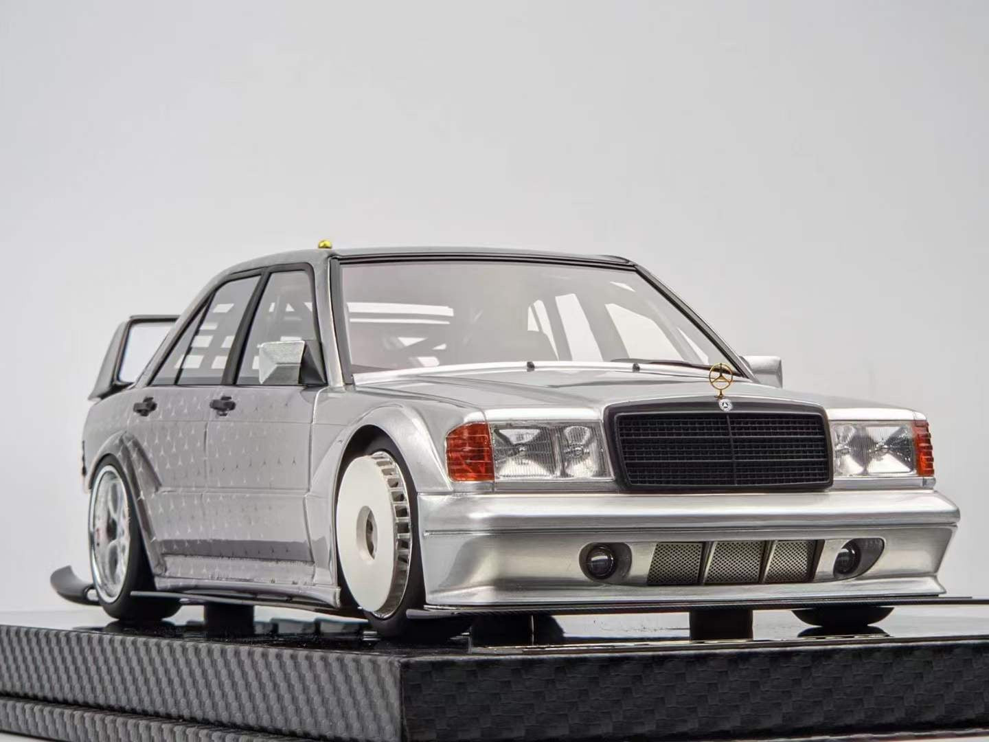 VIP Models Mercedes 190E 1/18