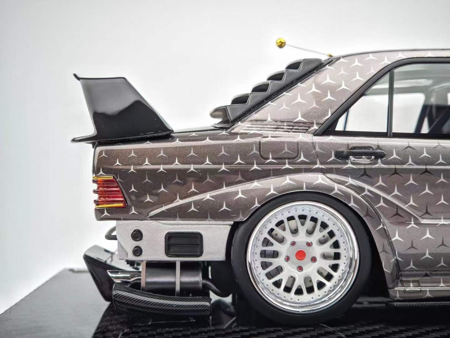 VIP Models Mercedes 190E 1/18