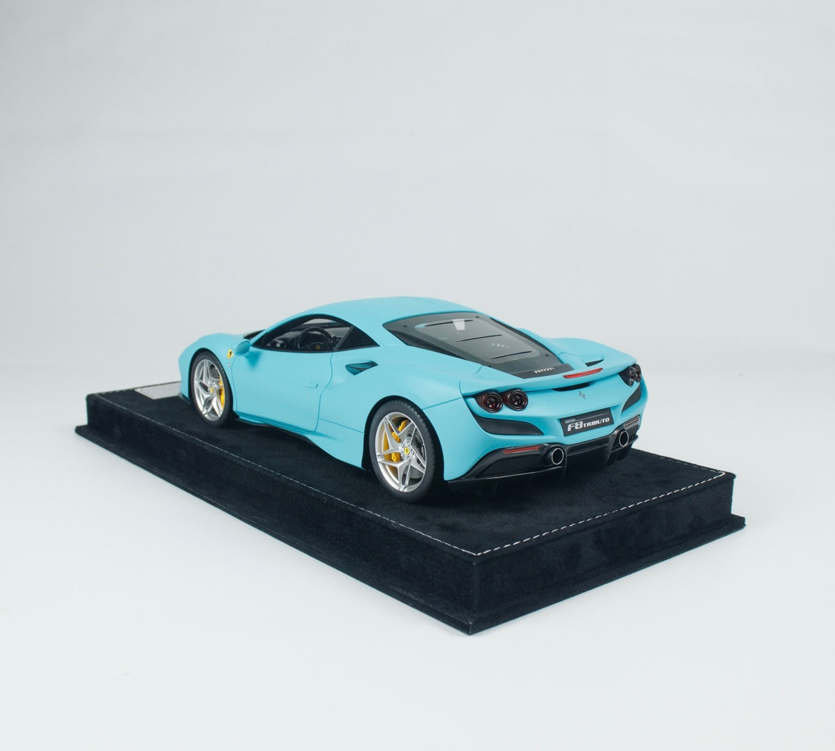 CLEARANCE! Henson & Heaven (HH Models) F8 Tributo 1/18