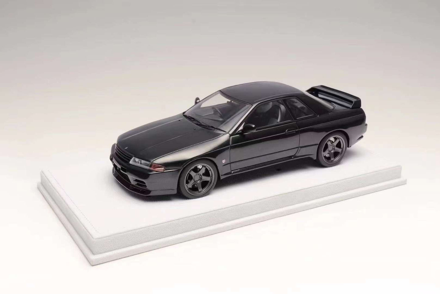 (Pre Order) MotorHelix Nissan Skyline R32 GT-R 1/18