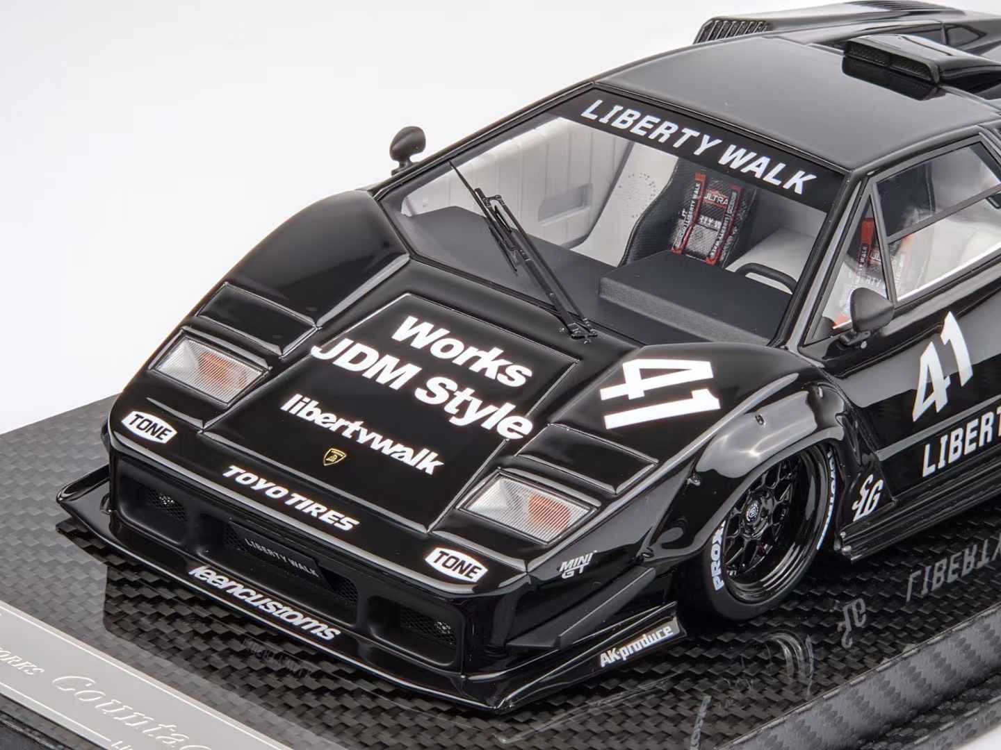 VIP Models LBWK Countach 1/18