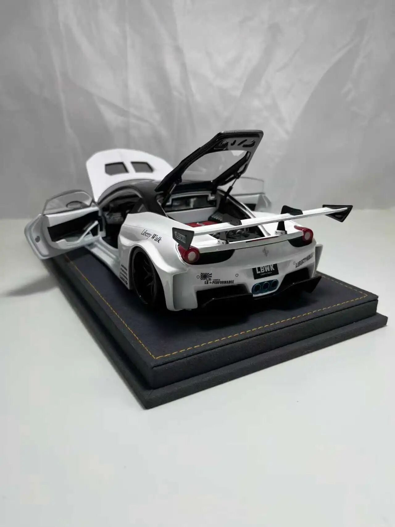 (Pre-Order) Chelepai Models 1/18  LB458GT
