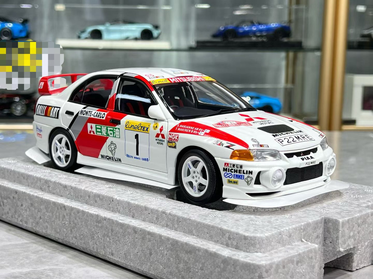 MotorHelix Mitsubishi Lancer EVO IV 1/18
