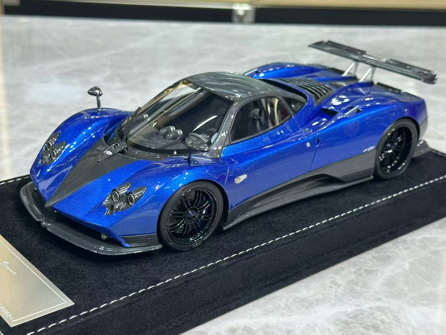 CLEARANCE! Henson & Heaven (HH Models) Zonda Specials 1/18