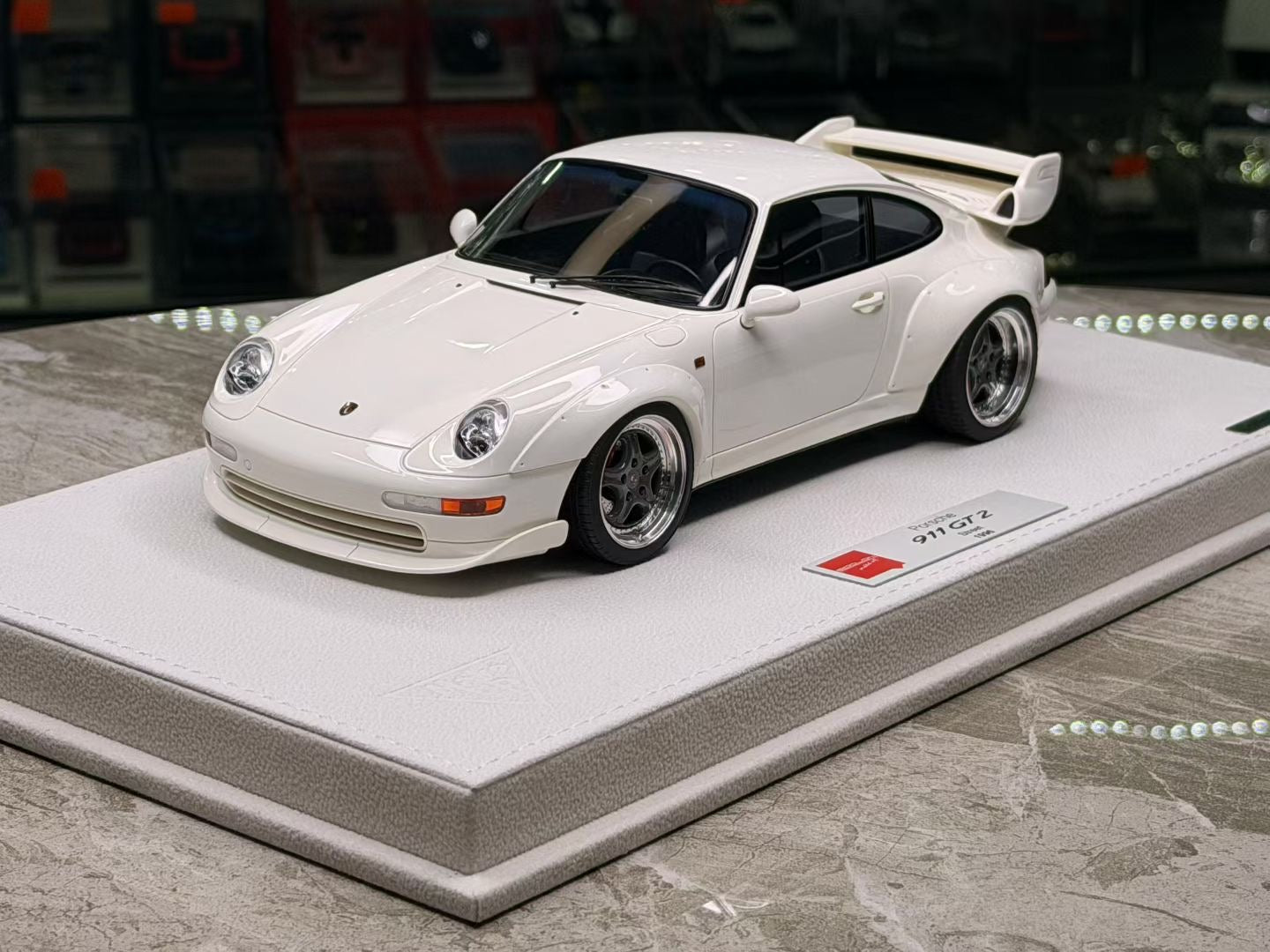 MakeUp Co. Porsche 911 (993) GT2 Street 1996 1/18