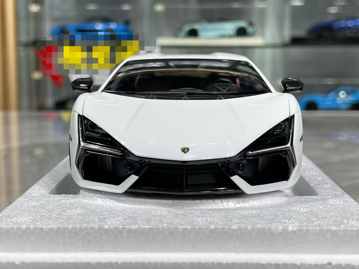 LCD Lamborghini Revuelto 1/18