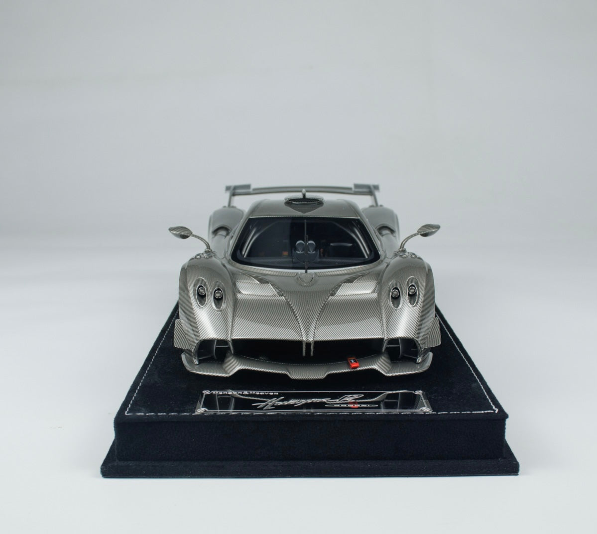 CLEARANCE! Henson & Heaven (HH Models) Huayra R 1/18