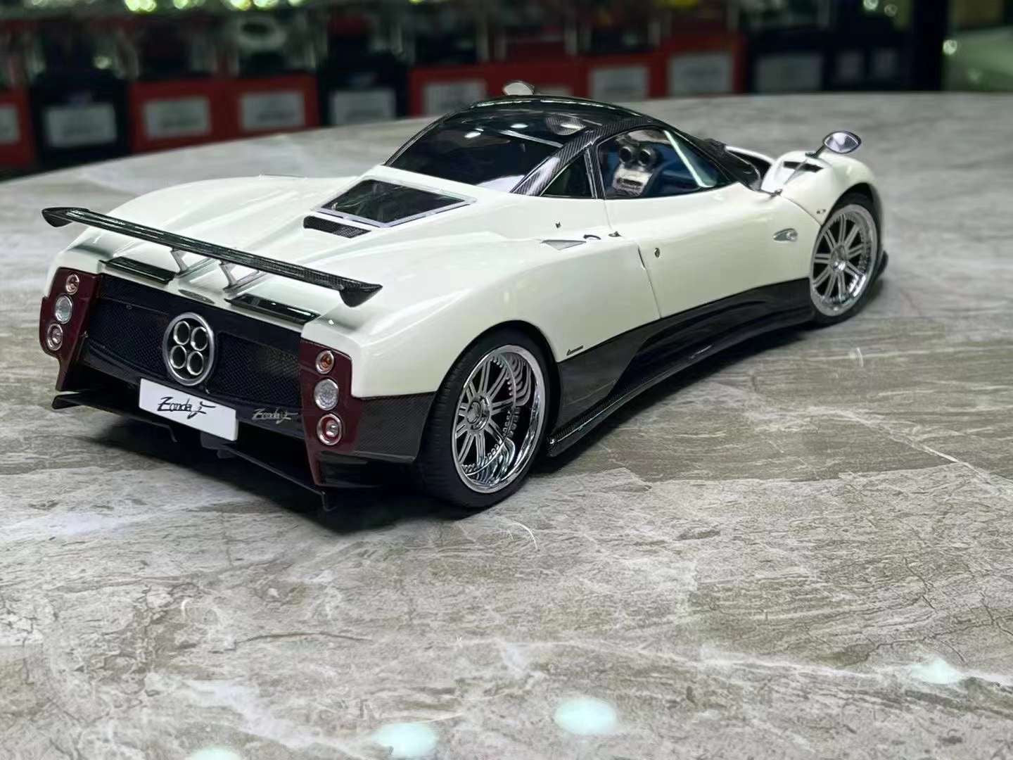 Almost Real Zonda F 1/18