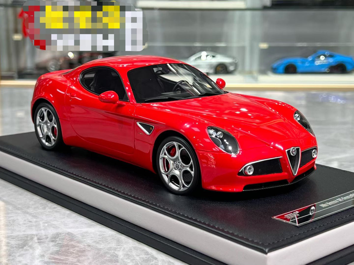 MotorHelix Alfa Romeo 8C Competizione 1/18