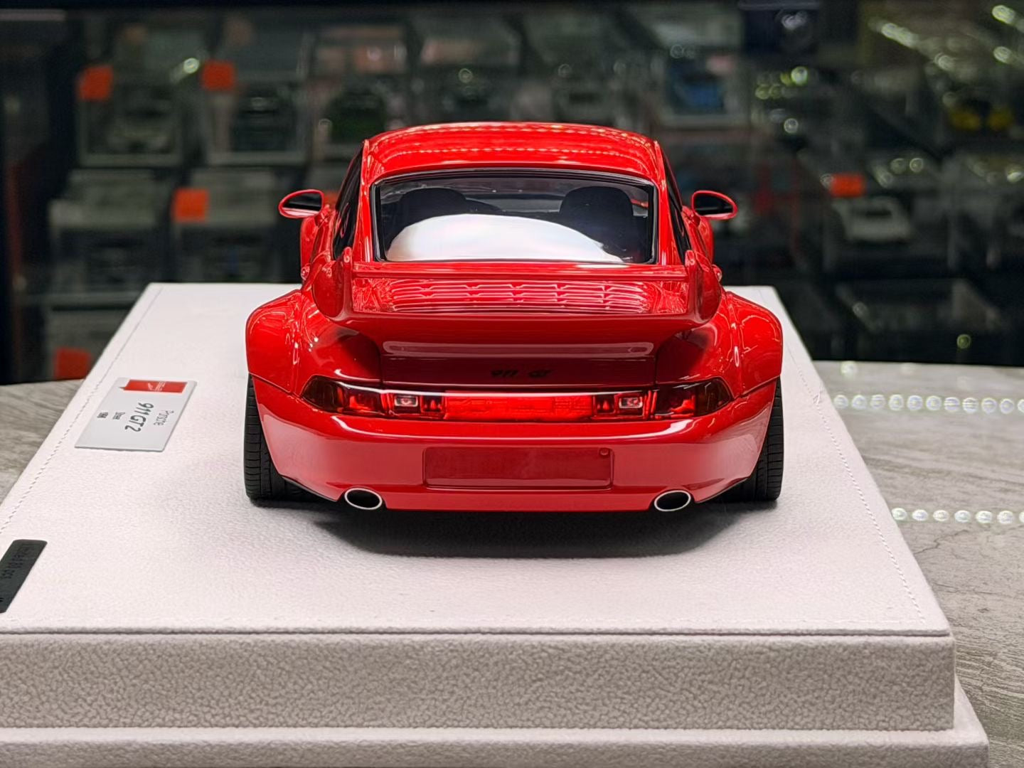 MakeUp Co. Porsche 911 (993) GT2 Street 1996 1/18