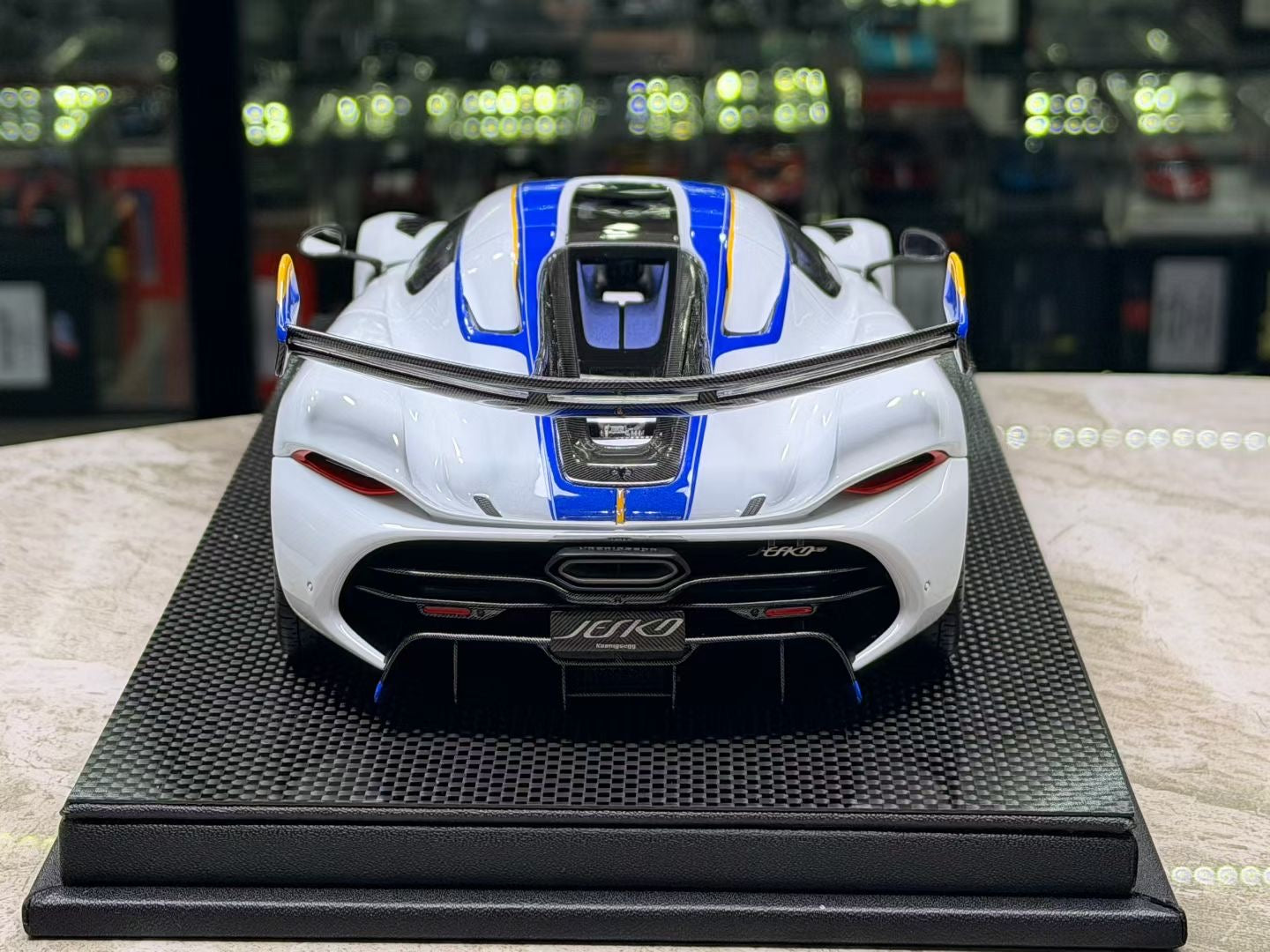 FrontiArt Koenigsegg Jesko 1/18