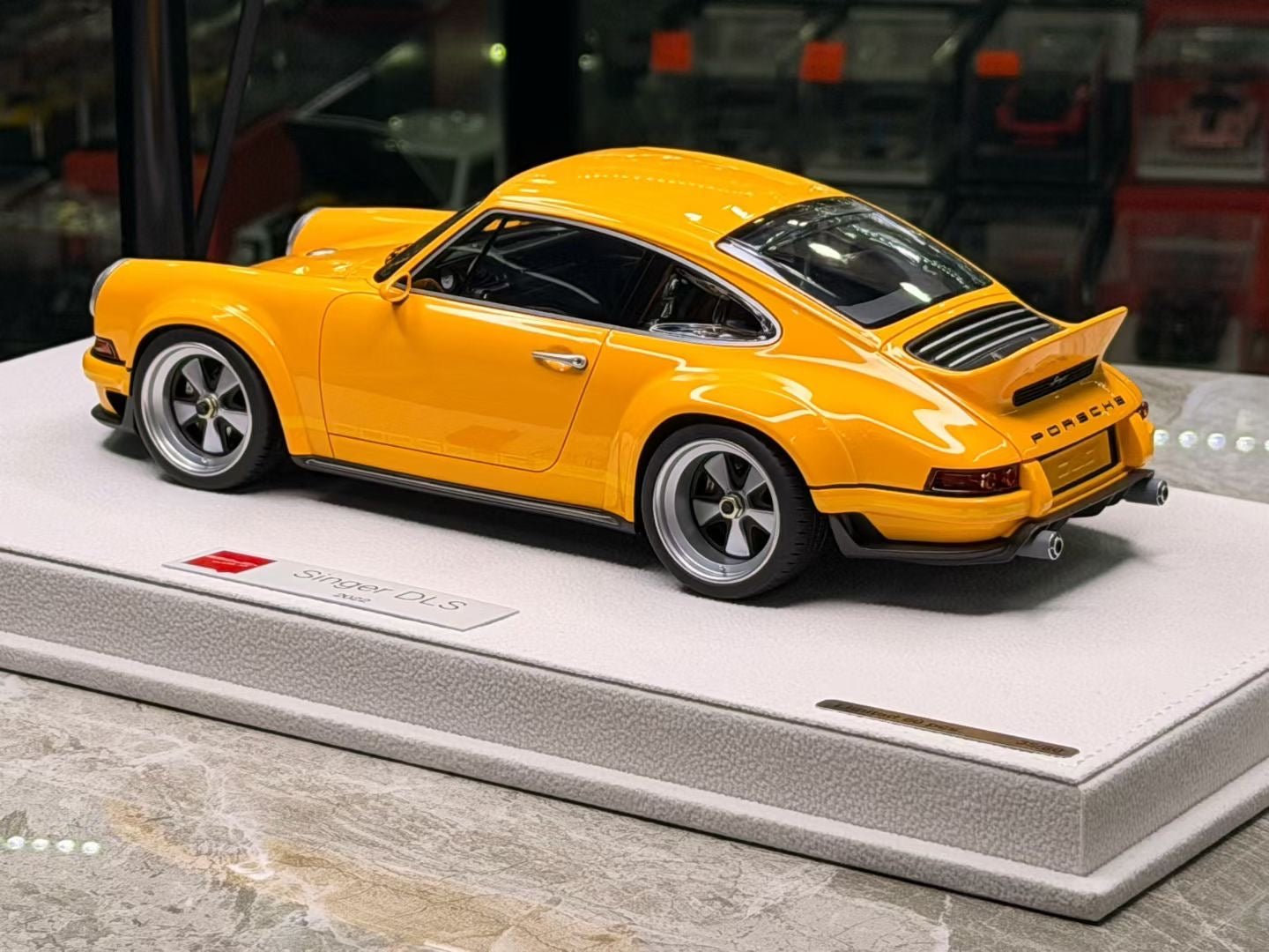 MakeUp Singer DLS 1/18