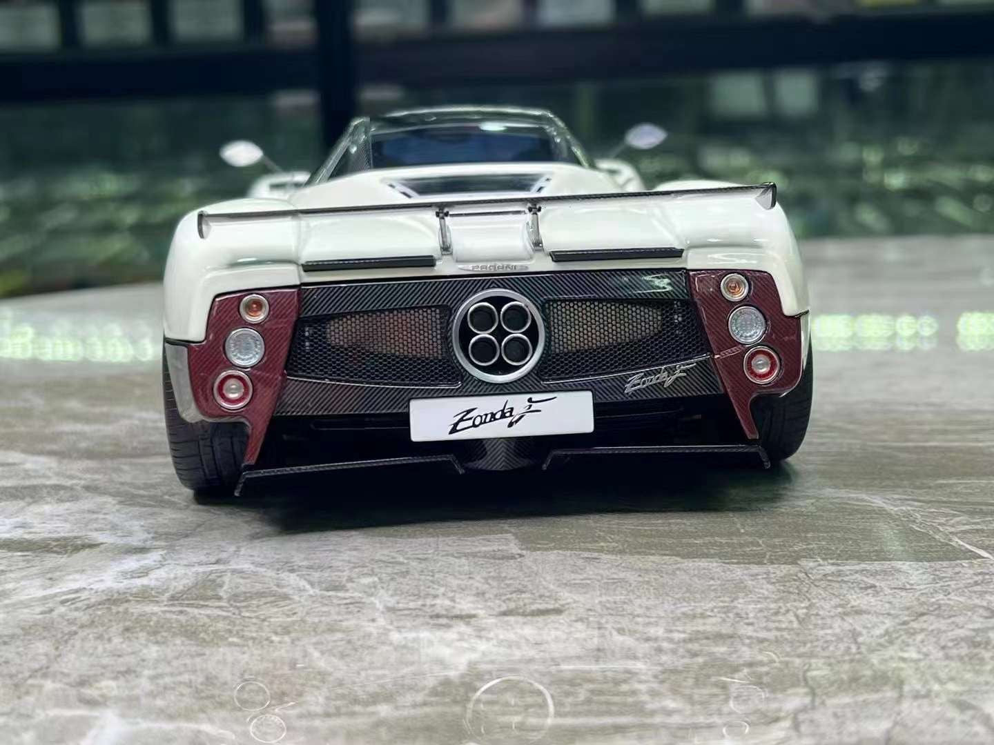 Almost Real Zonda F 1/18