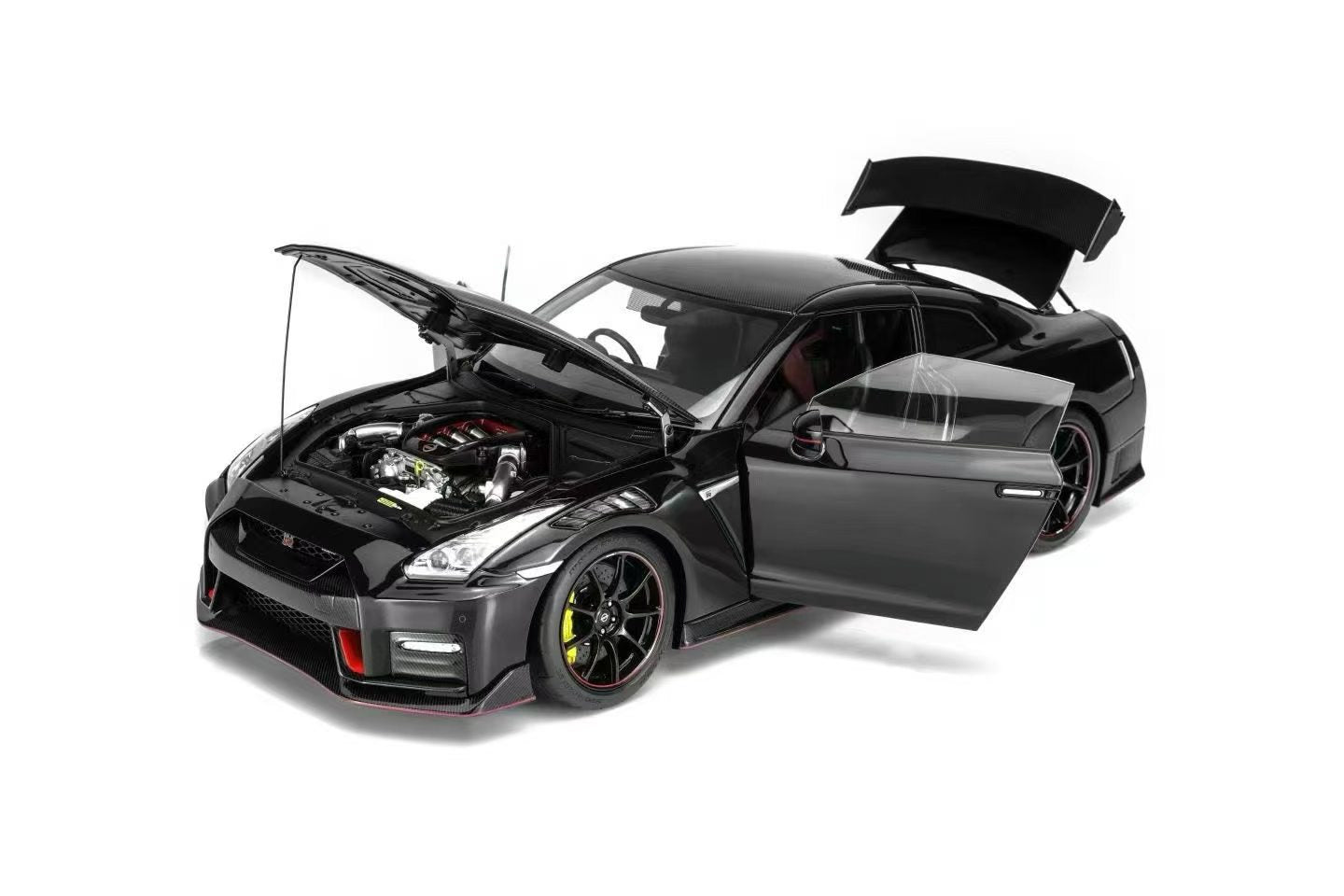 MotorHelix Nissan GT-R Nismo R35 1/18