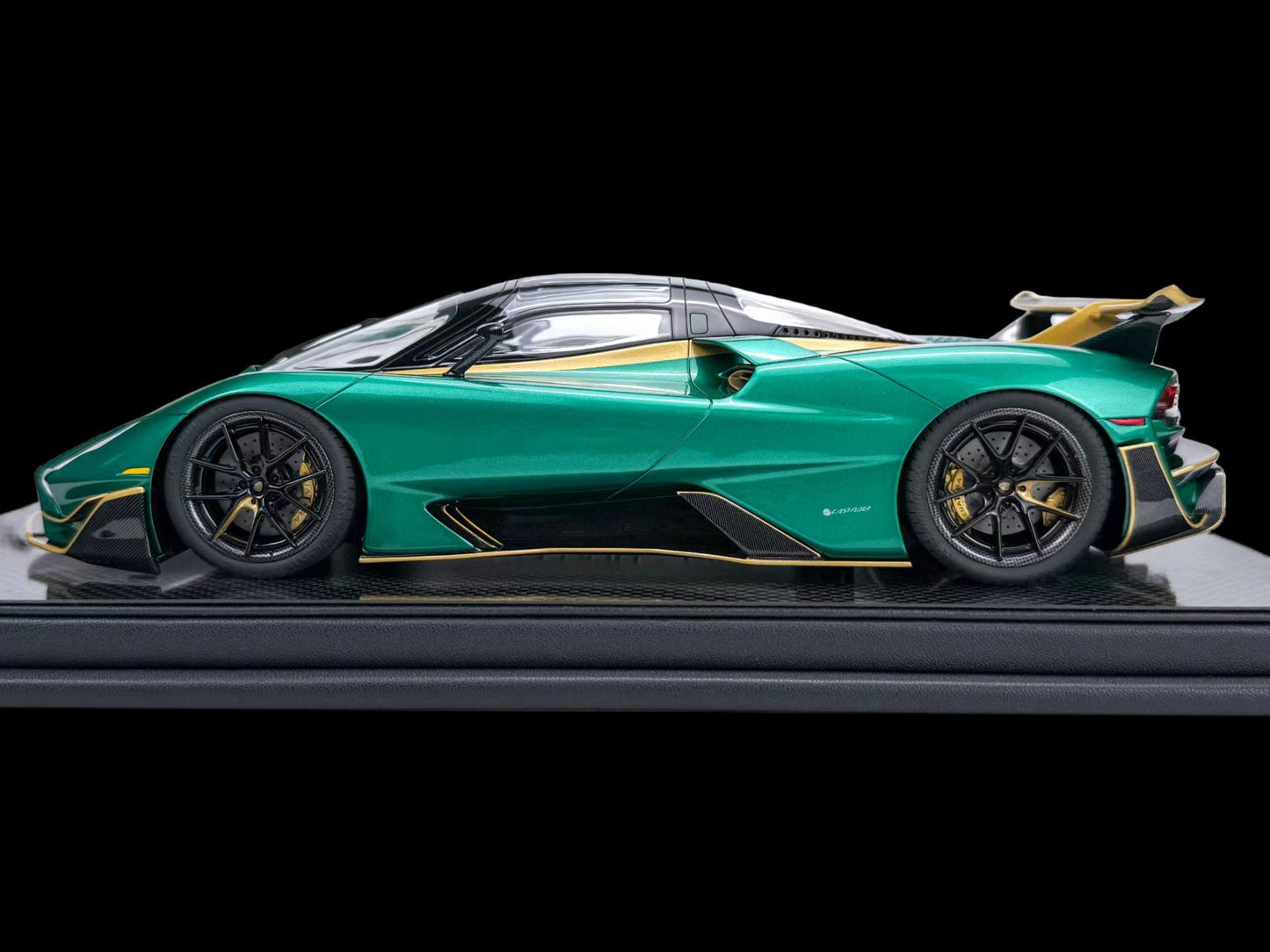 (Pre-Order) FrontiArt SSC Tuatara Striker